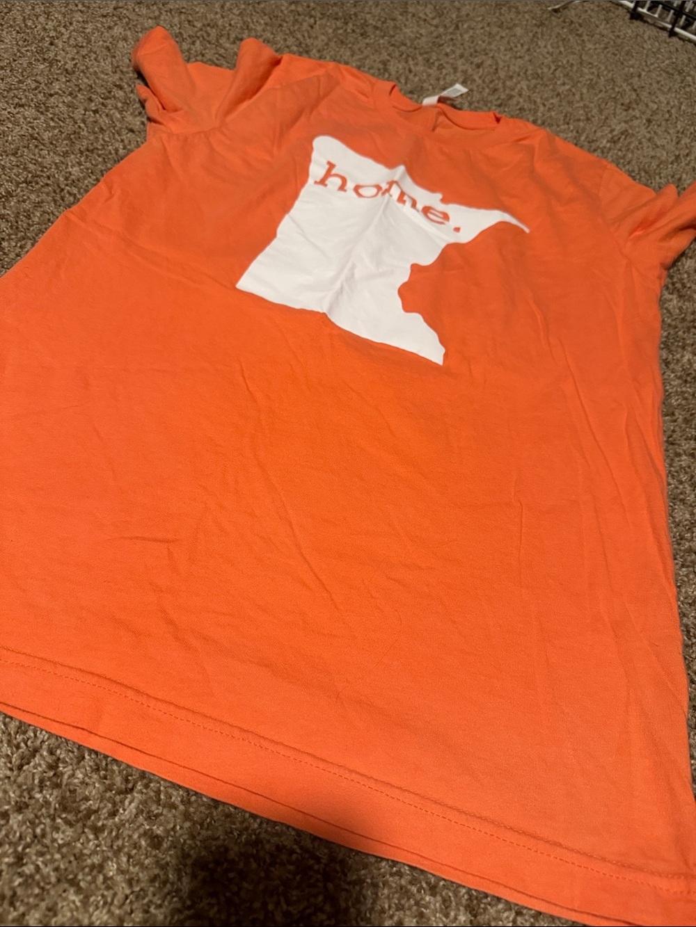 Minnesota “HOME” tee in coral (M) - EUC!